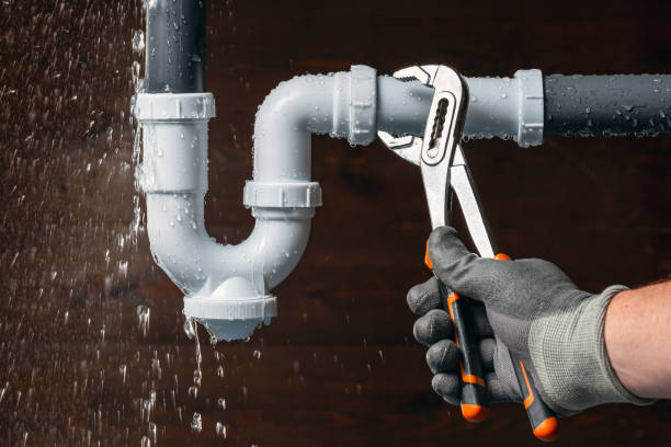 Professional Drain Cleaning technician working in Alledonia, OH